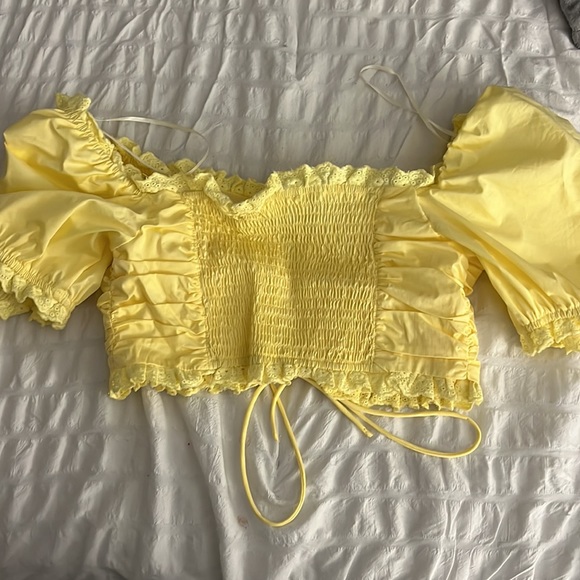 Yellow crop top - Picture 2 of 3